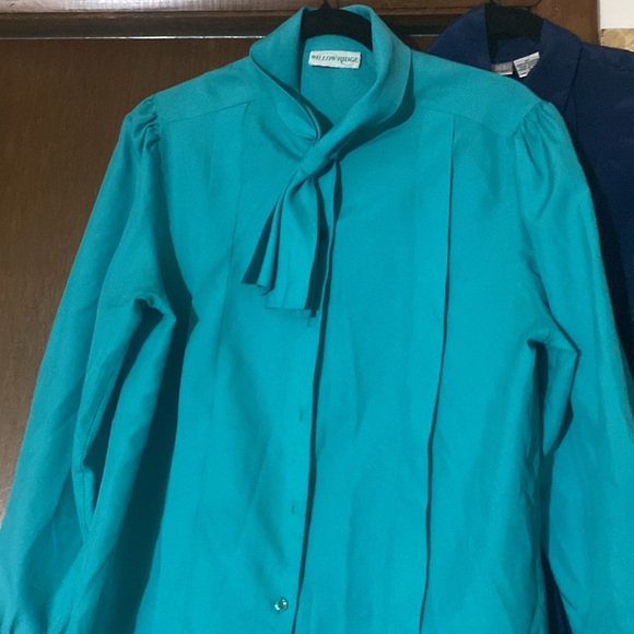 Kristen Blue Blouse 💙 willow Ridge bundle 💚2 for 1 price $$ - Picture 9 of 12